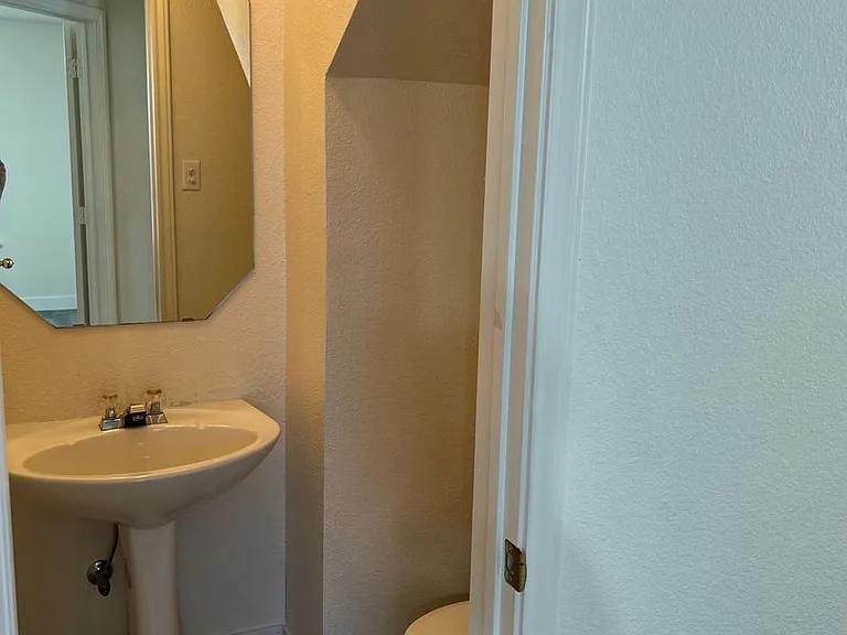 2203 Tracey Ann Ln — Photo 14