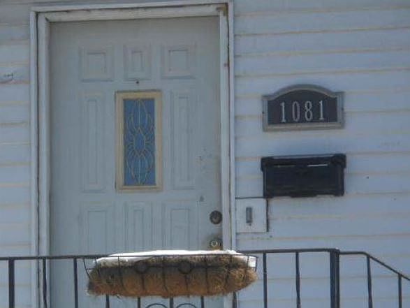 2nd image of 1081 Broadway