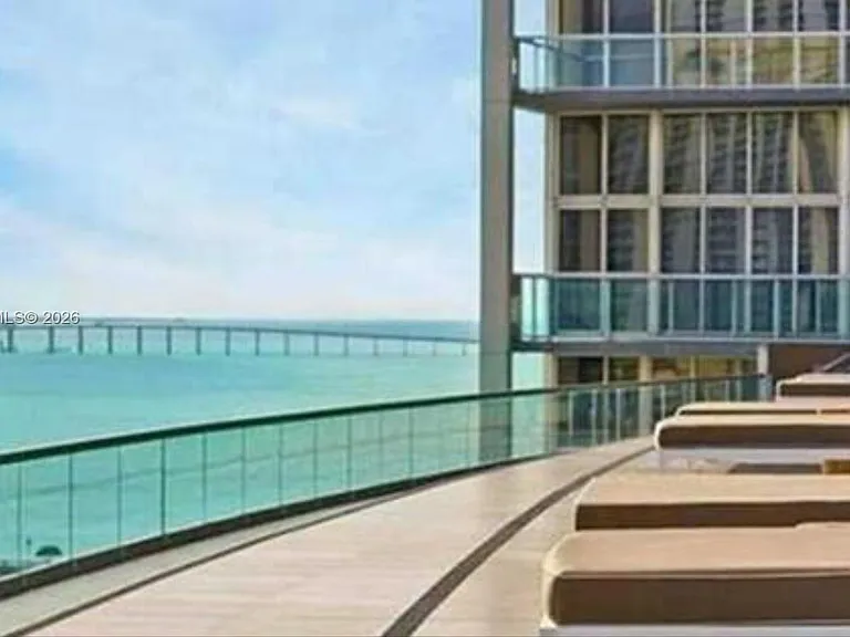 465 Brickell Ave #5605 — Photo 2