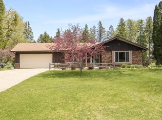 1438 Heather Cir, Hubertus, WI 53033