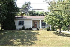 1st image of 913 Lower Creek Dr NE