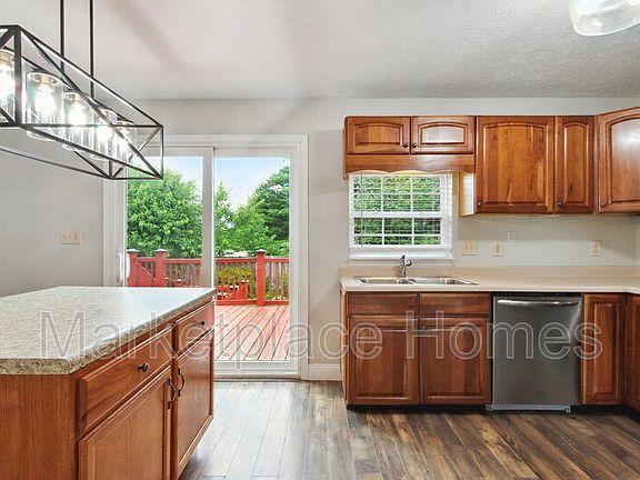5th image of 893 Waterway Dr
