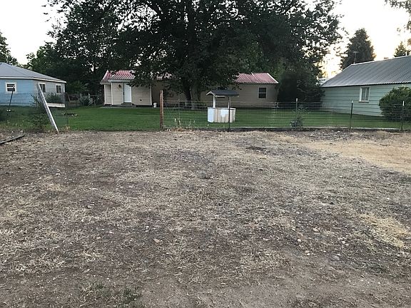 Back parking and yard 