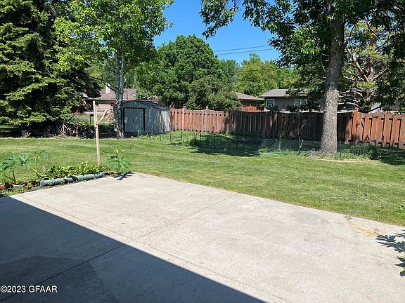 2nd image of 816 29th Ave S