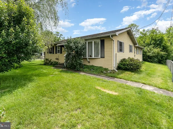 26 Main St, Gilberton, PA 17934