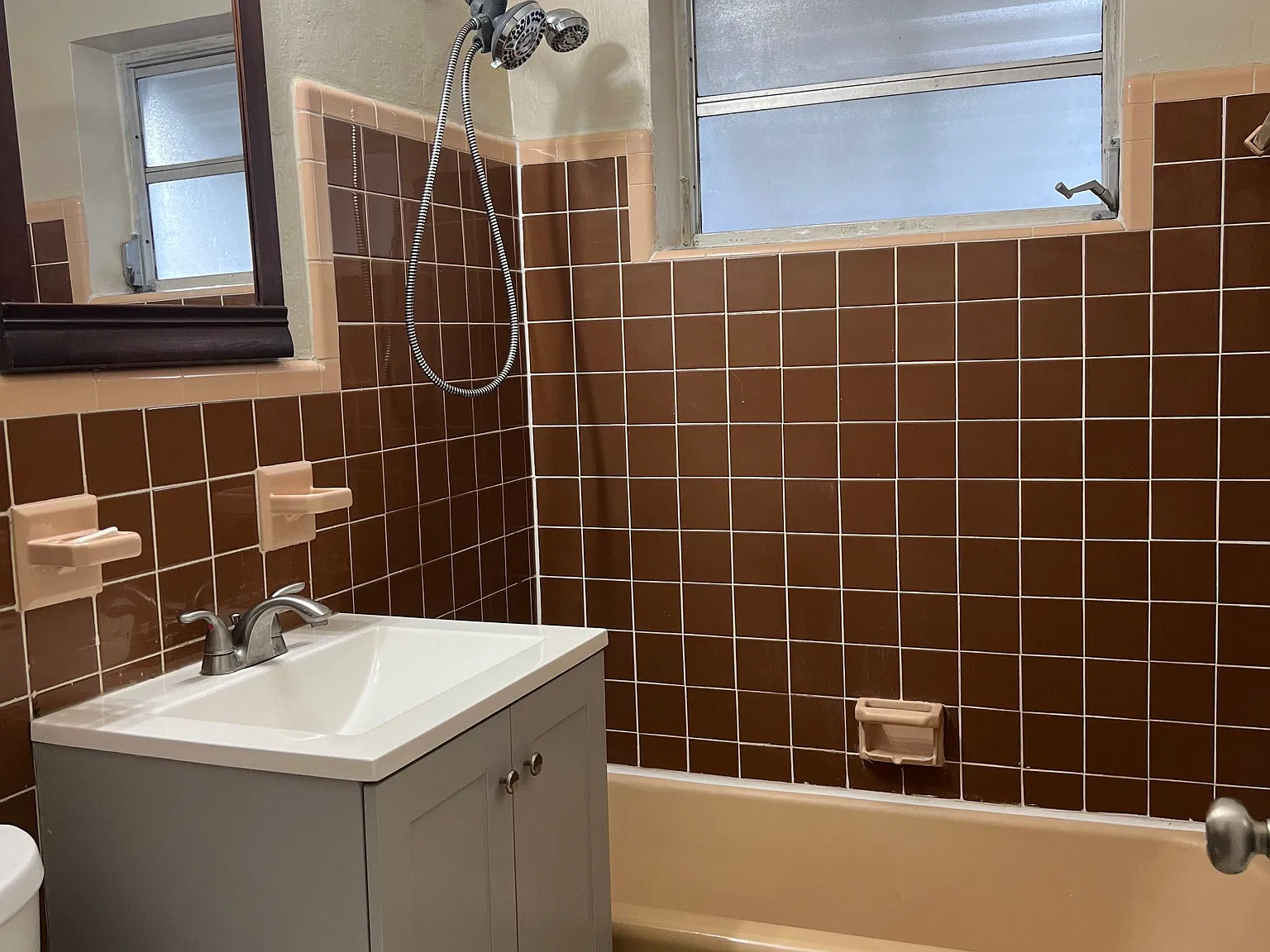 Move-In Ready in a Great Location Near Beaches, Shopping & Dining! — Photo 3