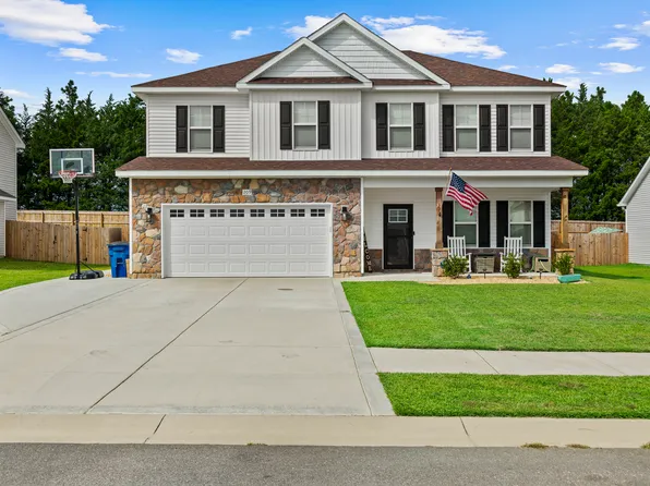 209 Burnside Dr, Raeford, NC 28376