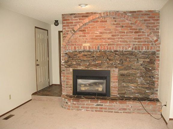 2nd image of 2922 147th St E