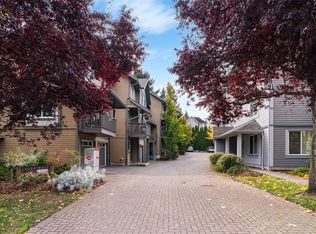 1405 Mallek Cres #3, Victoria, BC V8T 0A3