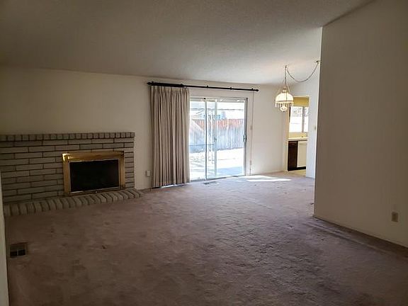 3rd image of 2865 Laguna Way