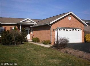 81 Chadwick Dr, Greencastle, PA 17225