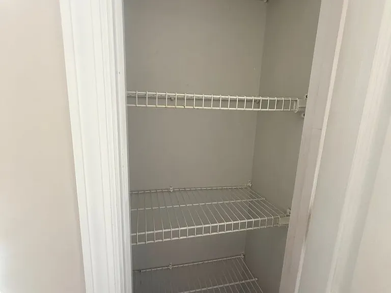 2519 Cedar Ln NE — Photo 10