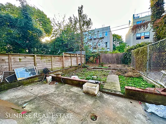 Rented by Sunrise Real Estate | media 26