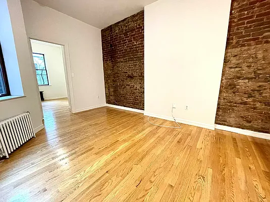 Rented by J PRESTON AND ASSOCIATES INC | media 9