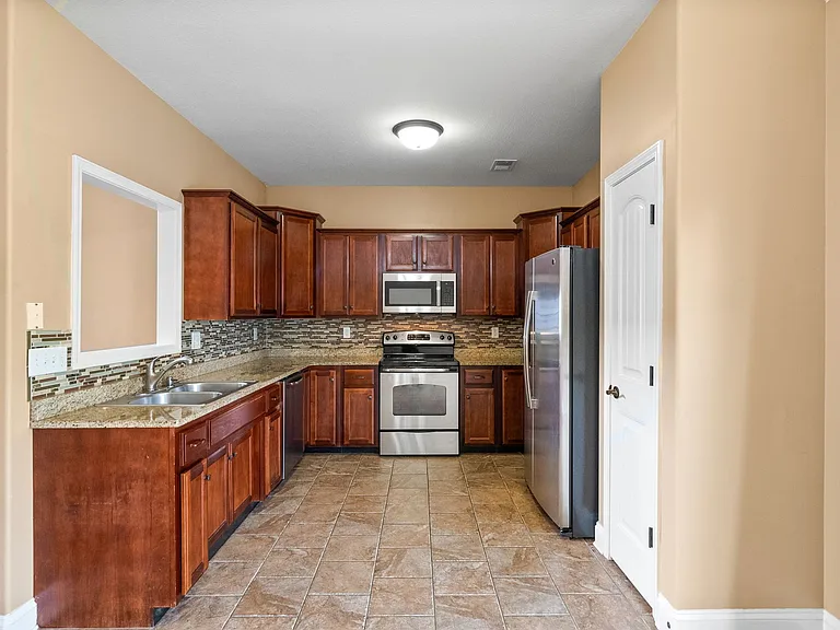3706 Tradewinds Ter — Photo 12