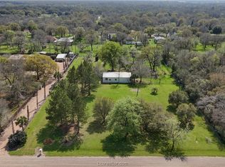 68 Windmill Dr, Hempstead, TX 77445