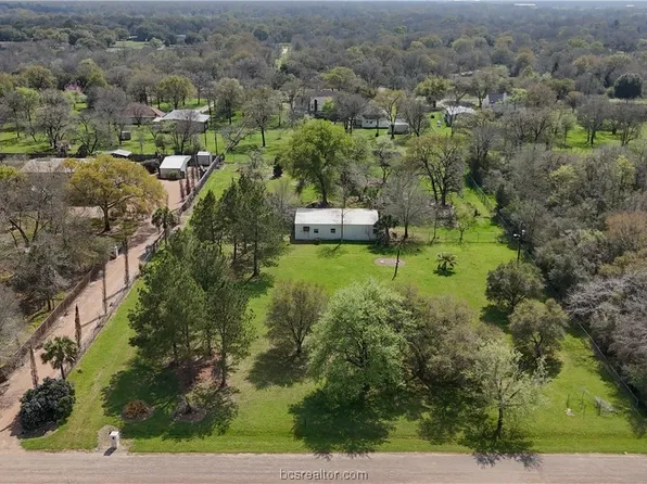 68 Windmill Dr, Hempstead, TX 77445