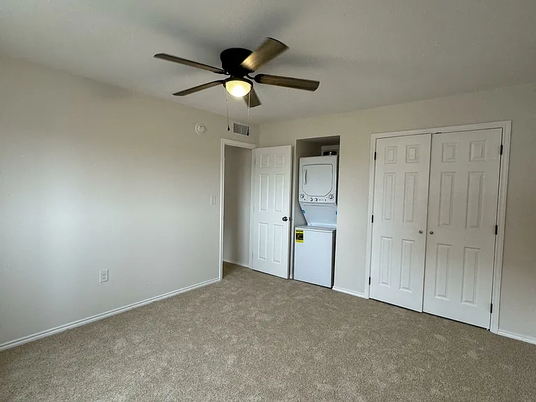 1712 E 3rd St — Photo 3