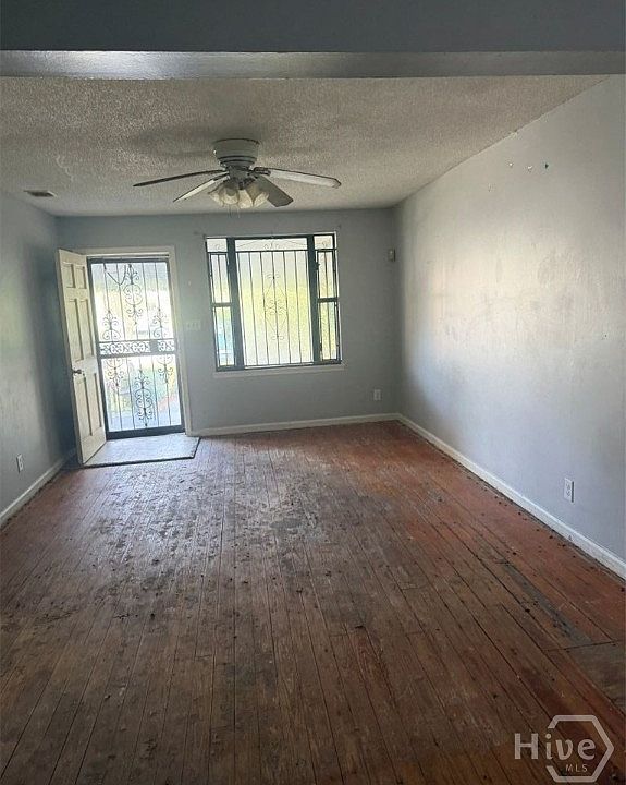 2nd image of 1011 W 45th Street