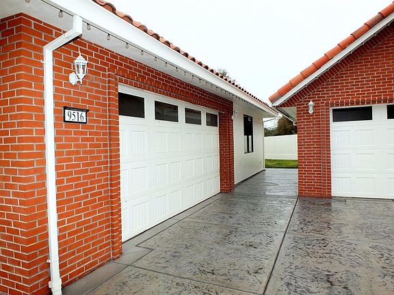 2nd image of 9520 Fair Oaks Blvd