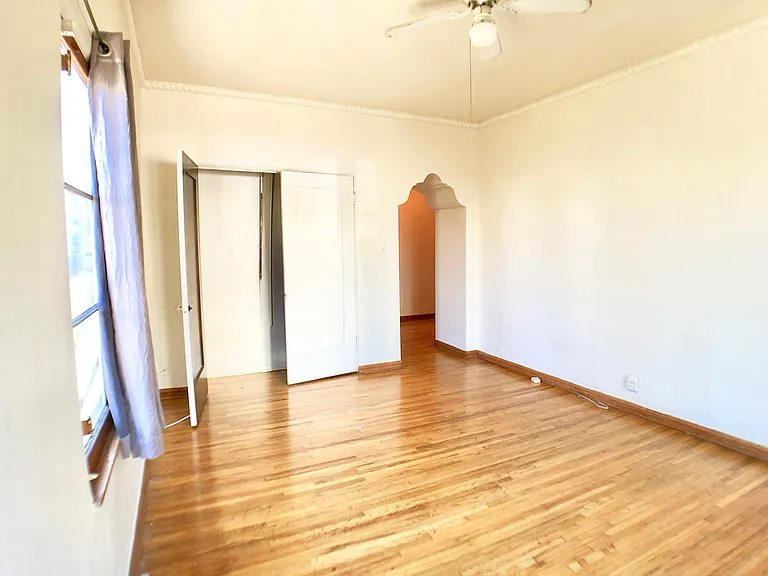 1352 W 10th St #3 — Photo 21