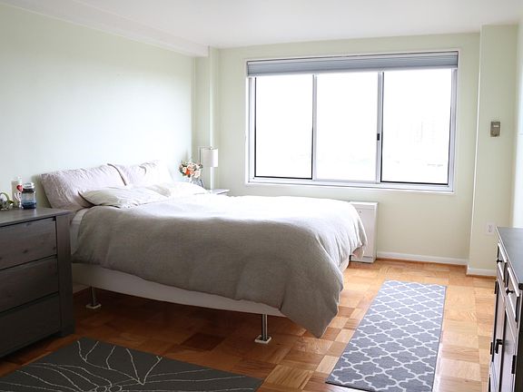 4th image of 10201 Grosvenor Pl APT 1118