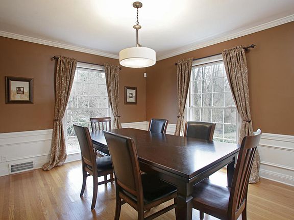 2nd image of 1800 Aberdeen Dr