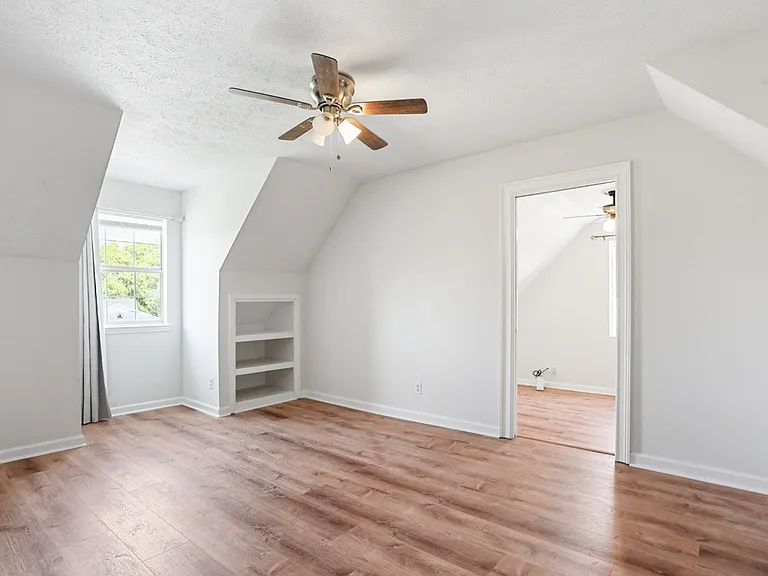 143 Cambridge Dr — Photo 12