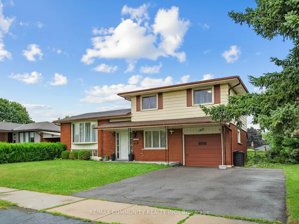 1397 Charles Dr, Burlington, ON L7P 2C8
