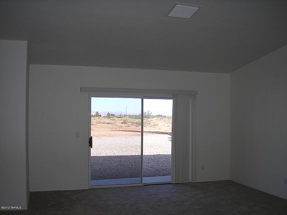 3rd image of 915 E Saguaro Dr N