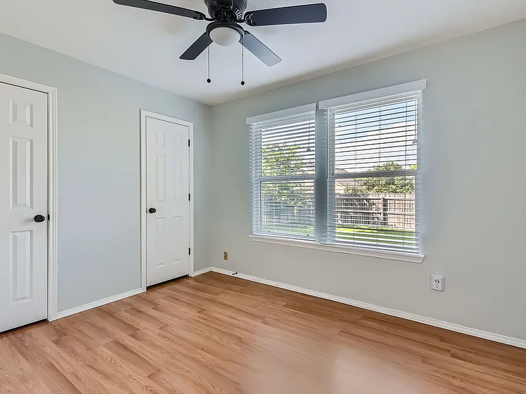 134 Bellair Dr — Photo 28