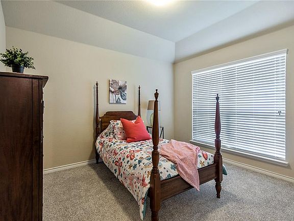 5th image of 1000 Hidden Creek Dr