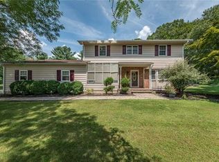 13 Hickory Trl, Flemington, NJ 08822