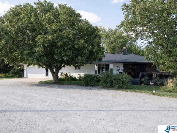 7061 E Maple Rd, Holmesville, NE 68310
