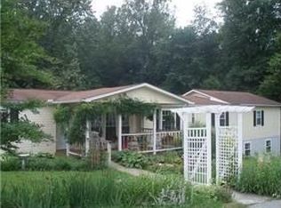 20 Barker Dr, South Charleston, WV 25309