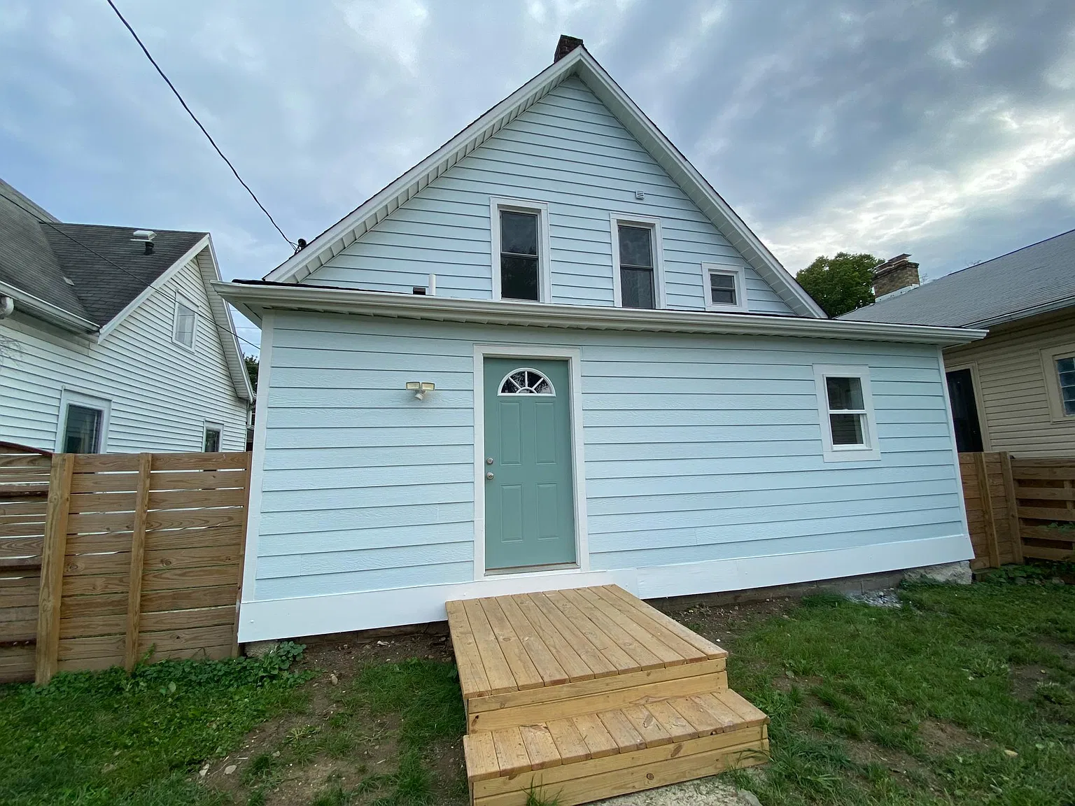 3 bed, 2.5 bath, 1708 sqft, $1,900 — Photo 2