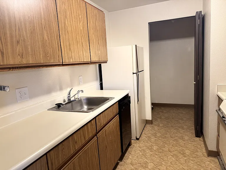 4501 Boardwalk Dr #D-D-32 — Photo 8