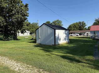 204 E Grissom Ave, Mitchell, IN 47446