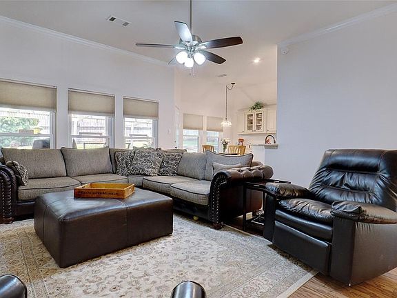 5th image of 7901 Bridlewood Dr
