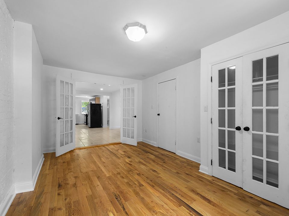1st image of 64 Bainbridge St APT 1
