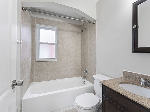4th image of 1054 17th St