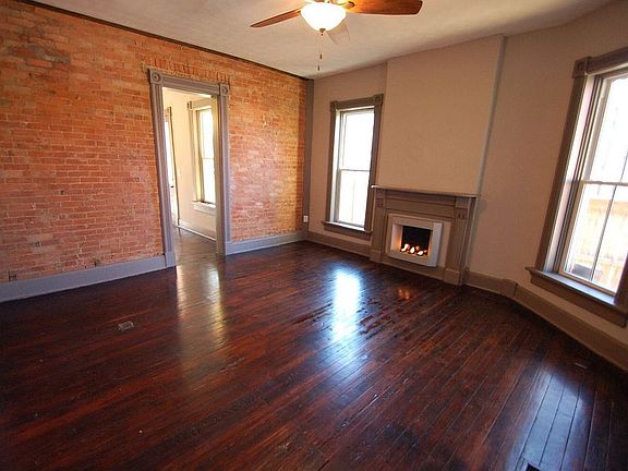 4th image of 207 James St