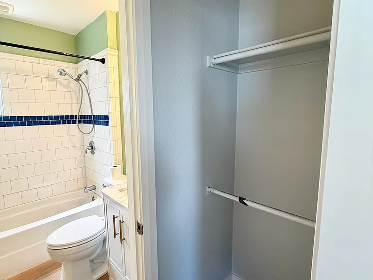 905 Ocean Ave #1/4 — Photo 5