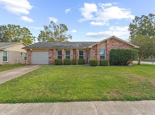 1023 E Belgravia Dr, Pearland, TX 77584