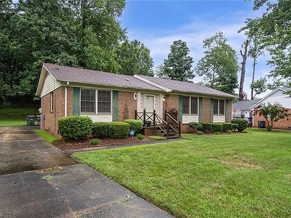 3rd image of 1433 Old Hickory Dr