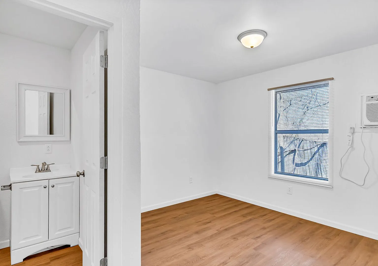 Studio Apartment in Hollister, MO - near College of the Ozarks, Affordable Living- All Utilities'... — Photo 3