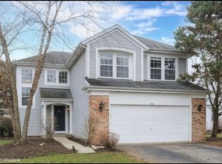 211 Lexington Ct, Grayslake, IL