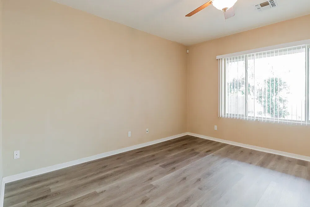 4 bed, 2.5 bath, 2486 sqft, $1,990 — Photo 4