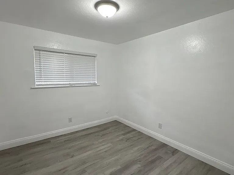 315 NE 3rd Ave #D-A-D — Photo 13