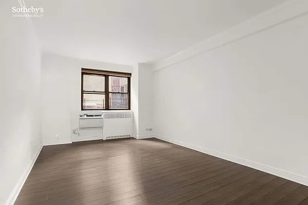 Rented by Sotheby's International Realty | media 41